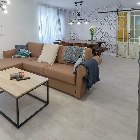 Escalerilla Plaza Mayor *